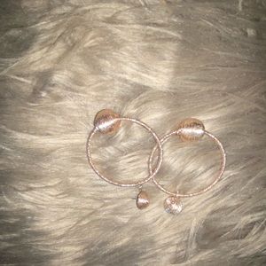 Hoops woven rose gold earrings with ball